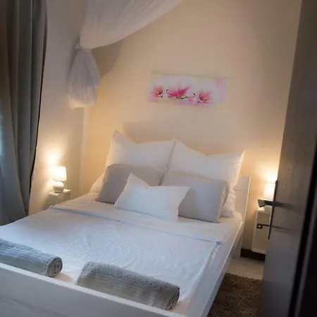 Relax 200 M T Apartman