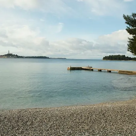 Apartment Relax 200 M T Rovinj